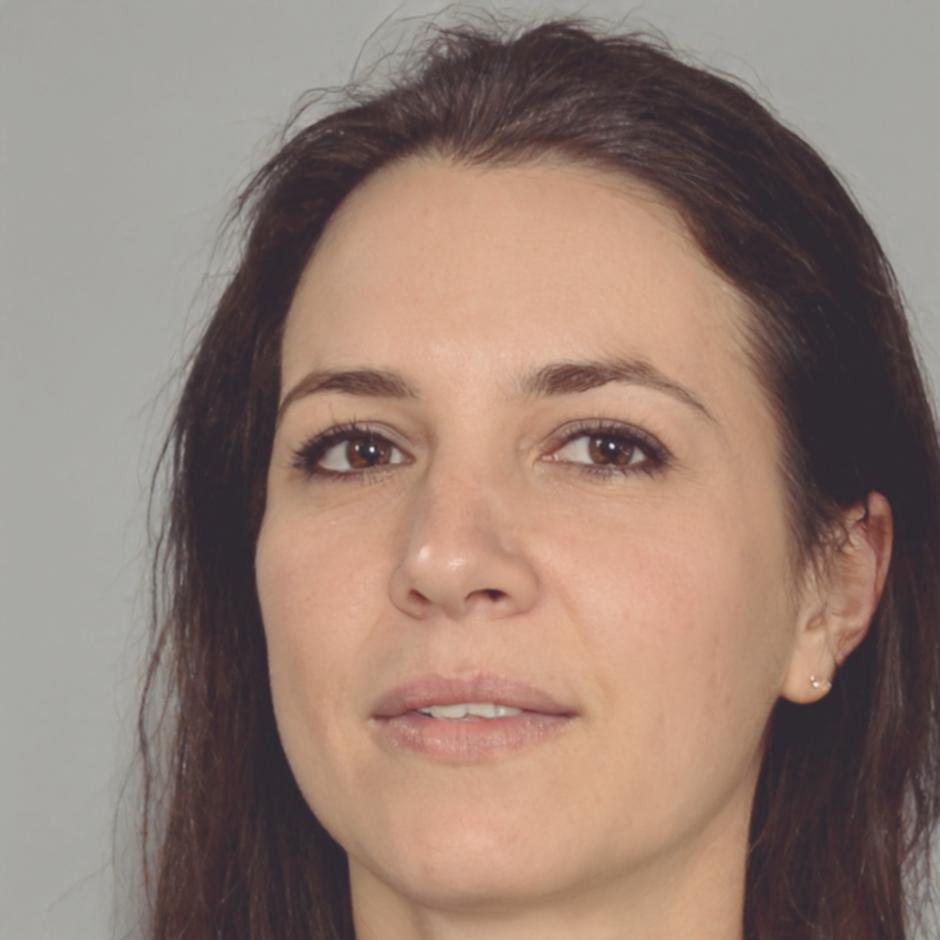 Portrait of Siobhan Ó Brádaigh, Education Coordinator